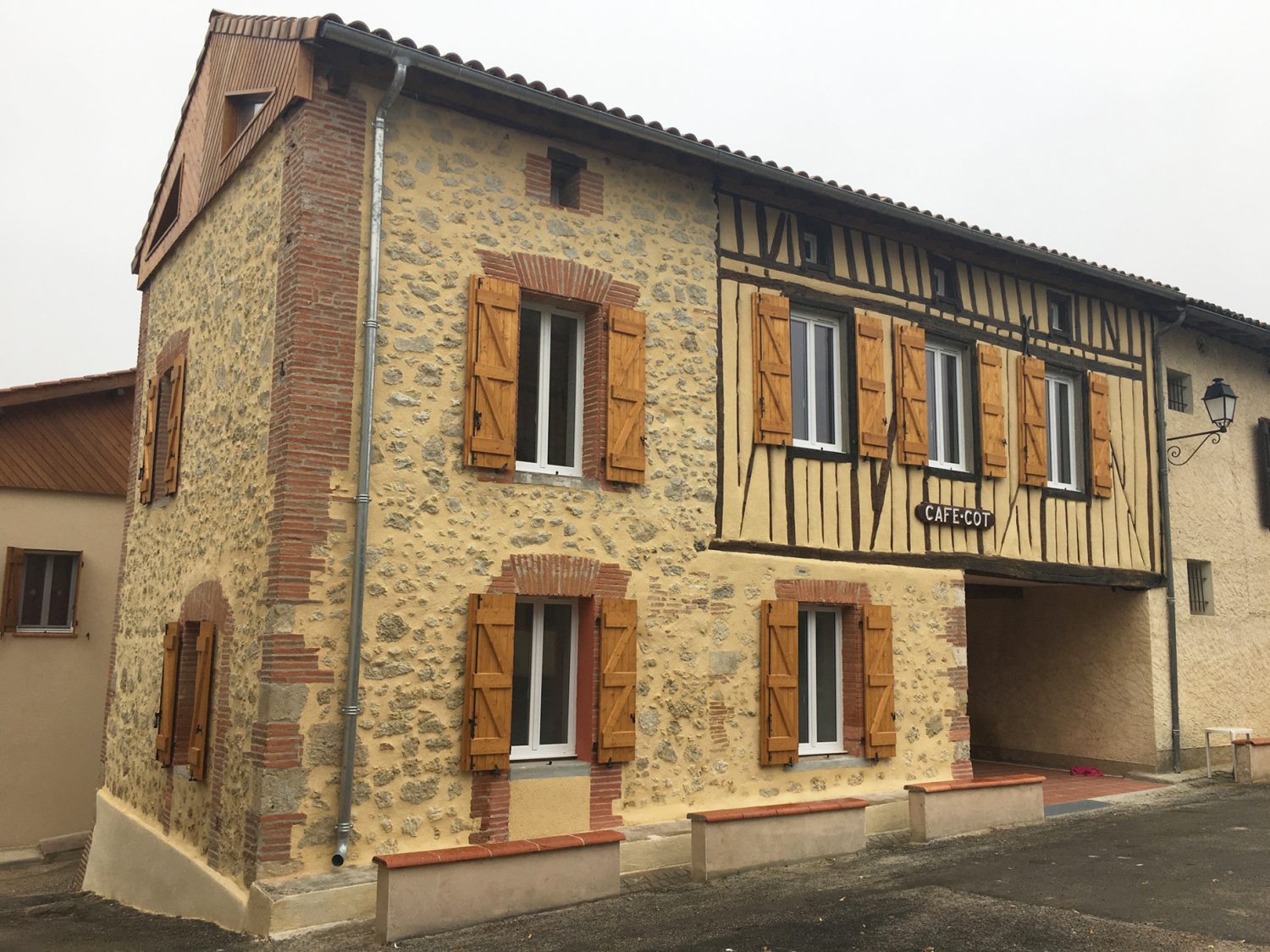 REHABILITATION D'UN BATIMENT EN LOGEMENTS